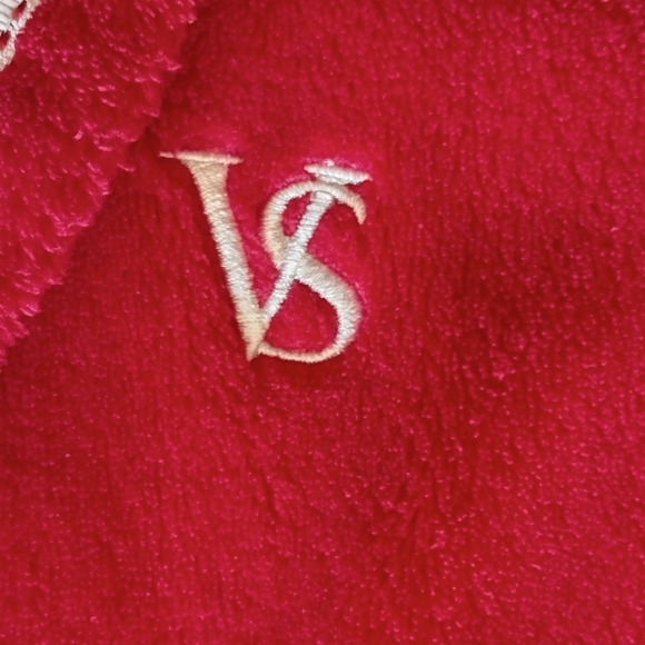 Victoria's Secret Plush Fuzzy Red Women's Robe - Picture 6 of 9
